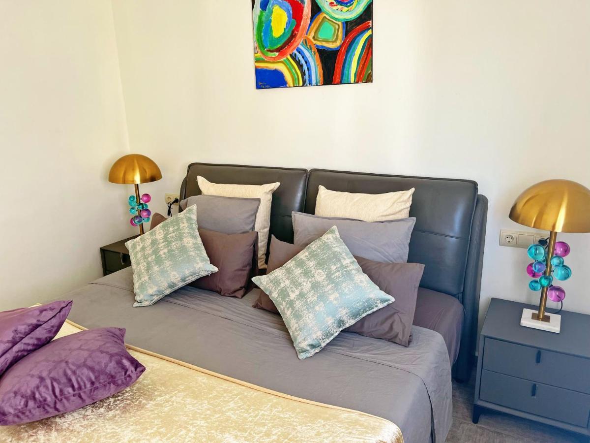 Cheerful Townhouse Center Sitges 5 Bedrooms Pool And Terrace エクステリア 写真