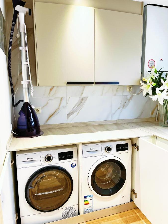 Cheerful Townhouse Center Sitges 5 Bedrooms Pool And Terrace エクステリア 写真