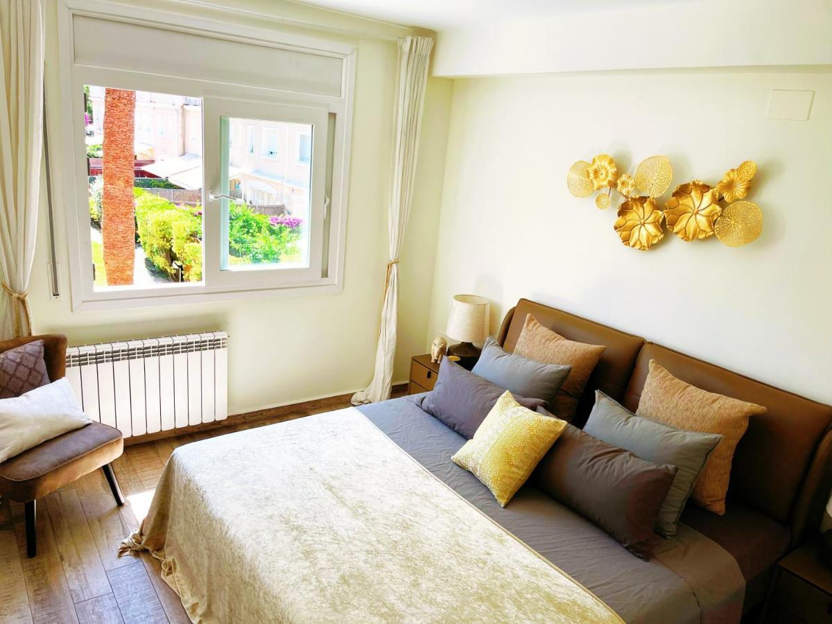 Cheerful Townhouse Center Sitges 5 Bedrooms Pool And Terrace エクステリア 写真