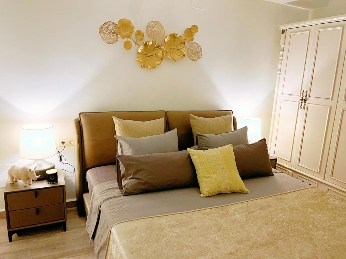 Cheerful Townhouse Center Sitges 5 Bedrooms Pool And Terrace エクステリア 写真