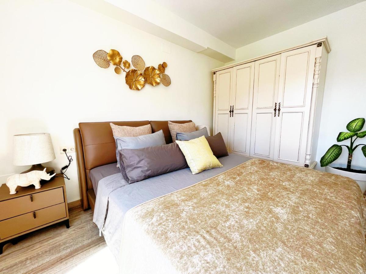 Cheerful Townhouse Center Sitges 5 Bedrooms Pool And Terrace エクステリア 写真
