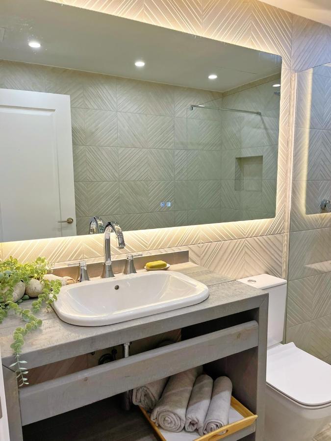 Cheerful Townhouse Center Sitges 5 Bedrooms Pool And Terrace エクステリア 写真