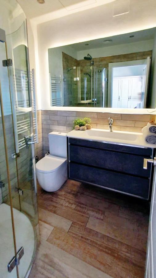 Cheerful Townhouse Center Sitges 5 Bedrooms Pool And Terrace エクステリア 写真