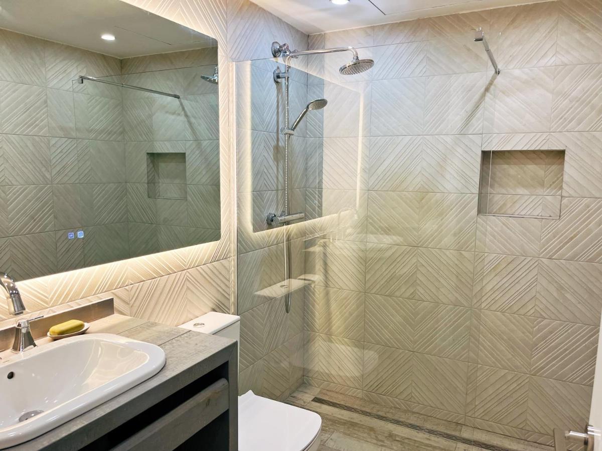 Cheerful Townhouse Center Sitges 5 Bedrooms Pool And Terrace エクステリア 写真