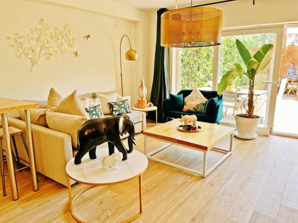 Cheerful Townhouse Center Sitges 5 Bedrooms Pool And Terrace エクステリア 写真