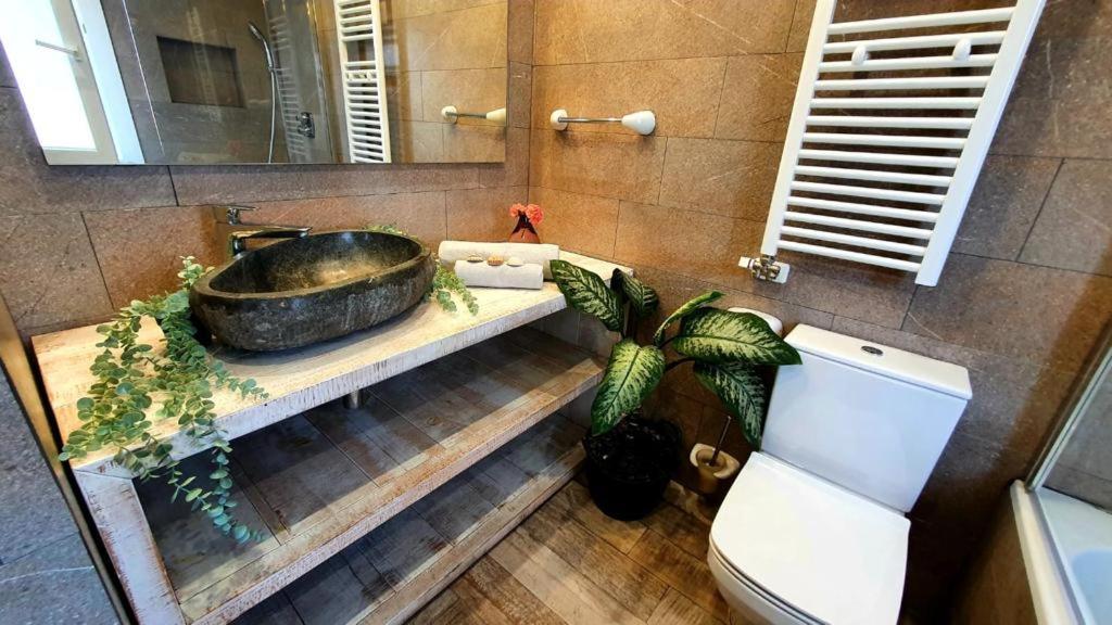Cheerful Townhouse Center Sitges 5 Bedrooms Pool And Terrace エクステリア 写真